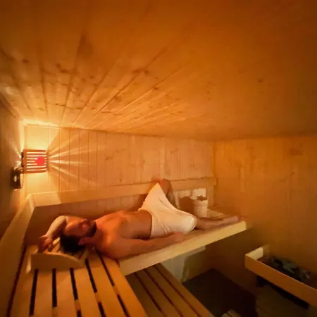 Safranberg & Sauna מלון 3*